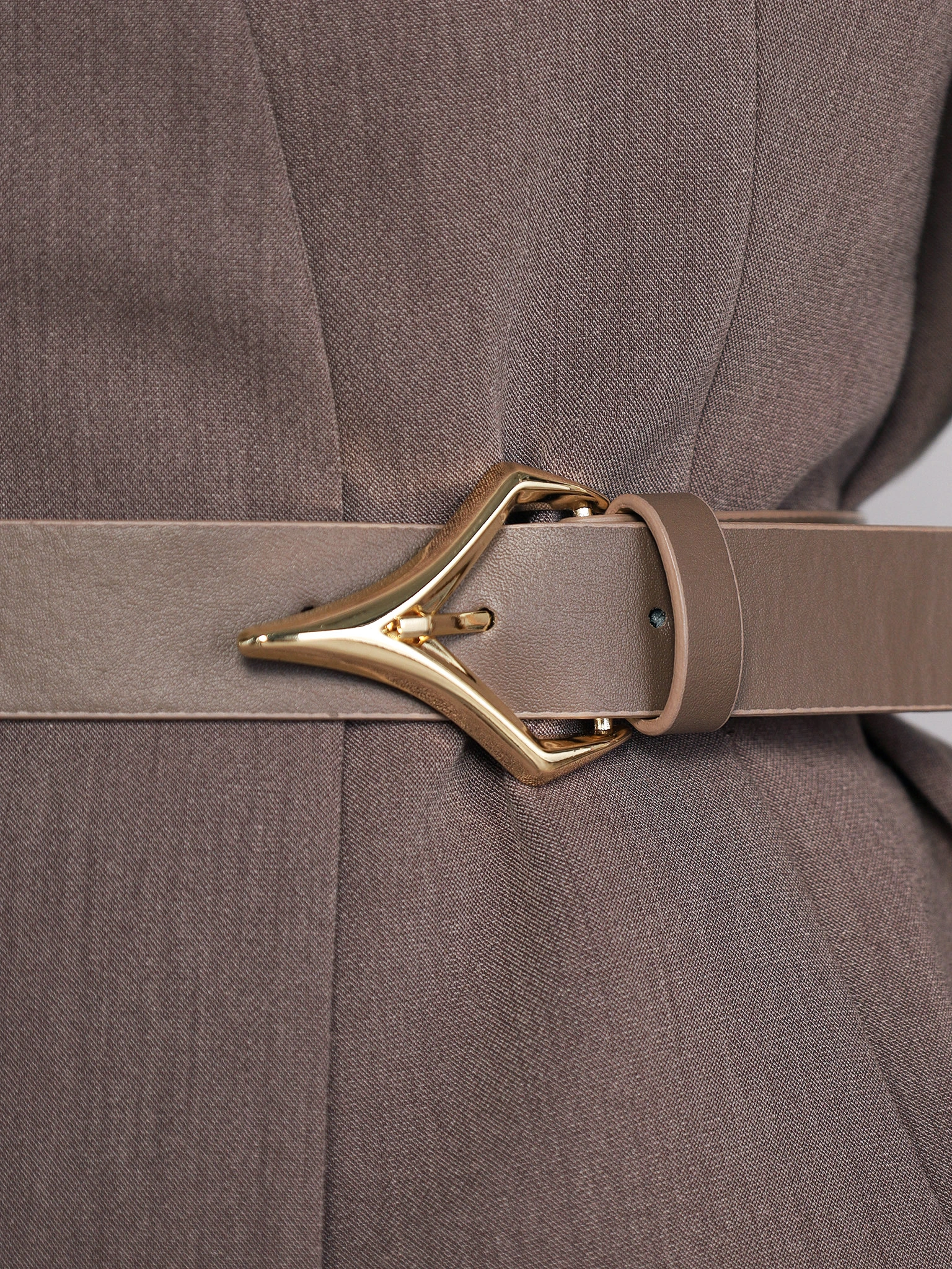 Жакет серого цвета прямого кроя